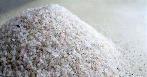  Quartz Sand: De onmisbare bouwsteen voor duurzame glasproductie en krachtige siliciumwafers!