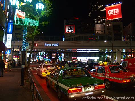 六本木ミッドタウン 駐車場: 都市の静寂と喧騒の交差点